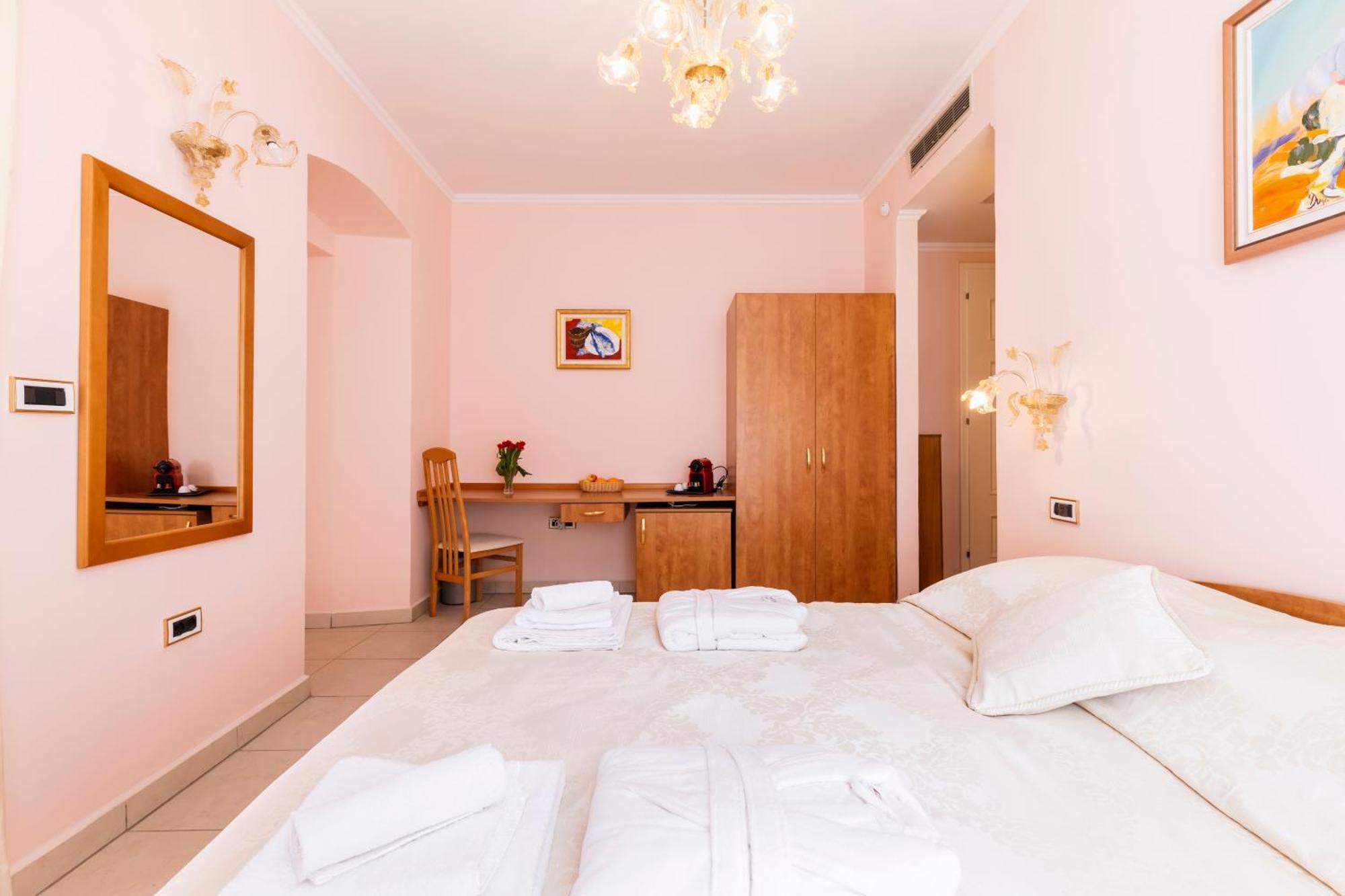 מאלי לוסיניי Villa Cassia מראה חיצוני תמונה